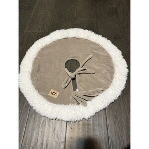 Ugg Putty color Bliss Mini Christmas Tree Skirt New Without Tags